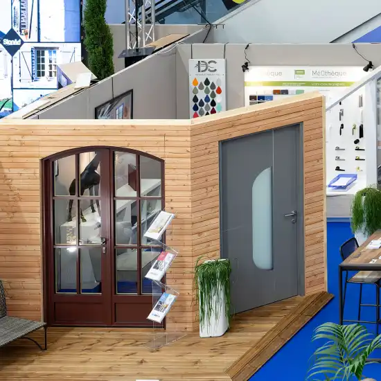 fenêtres et ouvertures sur un stand du Salon Habitat Angers 2024