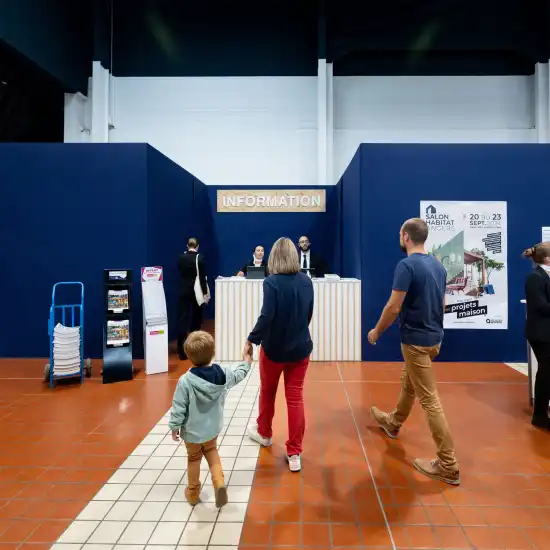 Un point infos visiteurs au Salon Habitat Angers 2024